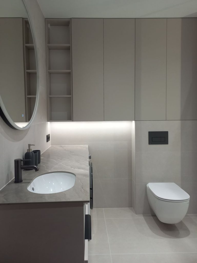 Nowoczesna łazienka z pralką i prysznicem, zabudowa meblowa na wymiar Bokaro Gorzów