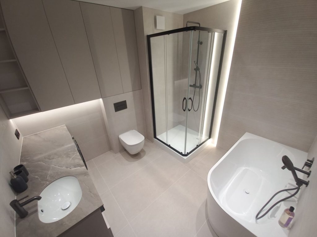 Nowoczesna łazienka z pralką i prysznicem, zabudowa meblowa na wymiar Bokaro Gorzów